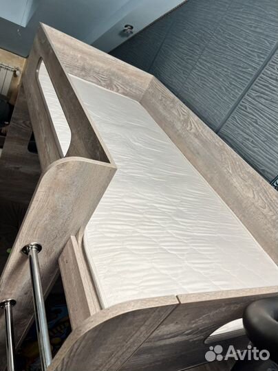 Кровать -чердак двухэтажная 190*90