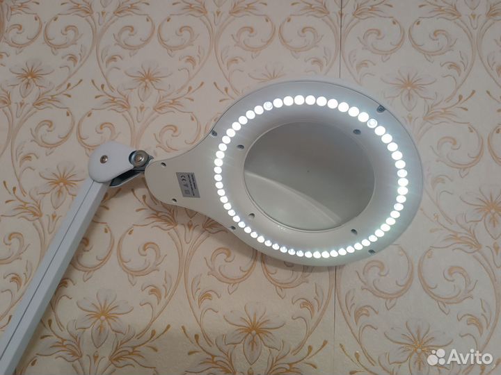 Лампа лупа настольная