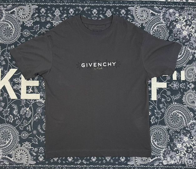 Футболка Givenchy