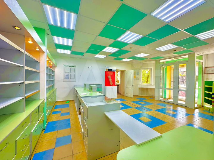 Первый этаж, отдельный вход, 72м2