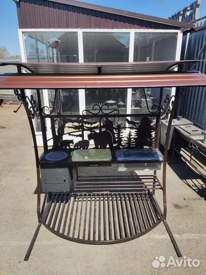 Мангал с крышей