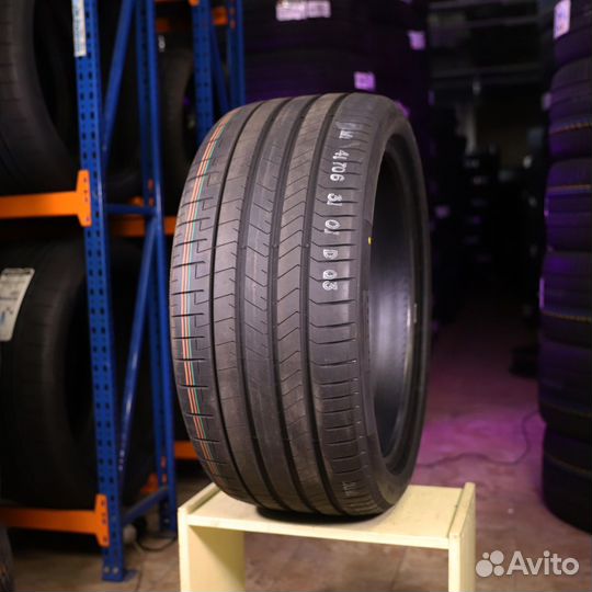 Pirelli P Zero Sports CAR 285/40 R22