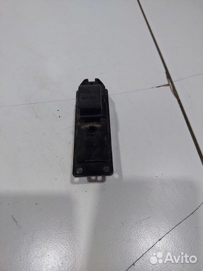 Кнопка стеклоподъемника задняя левая