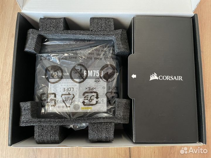 Блок питания Corsair RM750