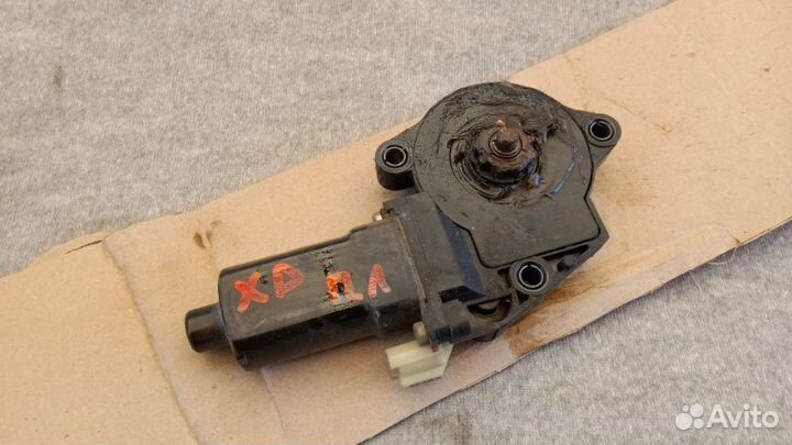 Моторчик стеклоподъемника передний левый Hyundai