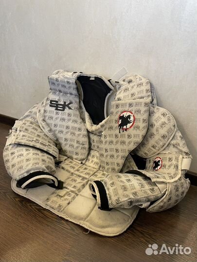 Вратарская хоккейная форма