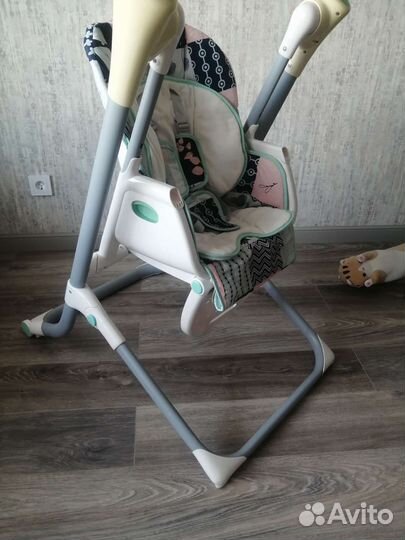 Детское кресло-качалка с обеденным столом