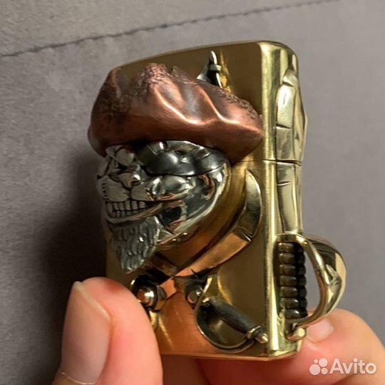 Зажигалка Zippo «Отчаянный пират»