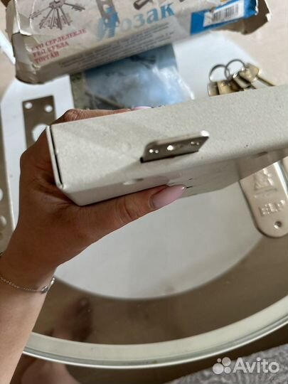 Замок дверной