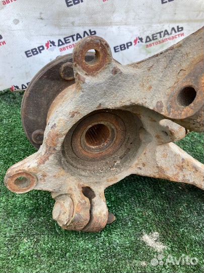 Кулак поворотный передний правый Mitsubishi Lancer