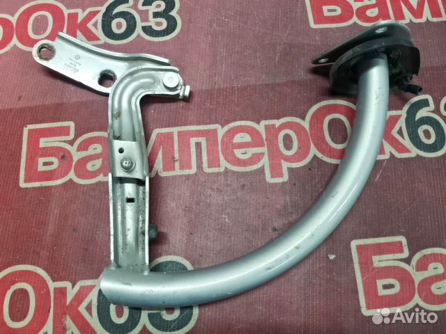 Петля крышки багажника задняя правая Volkswagen Pa