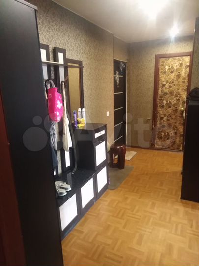 2-к. квартира, 58 м², 2/9 эт.