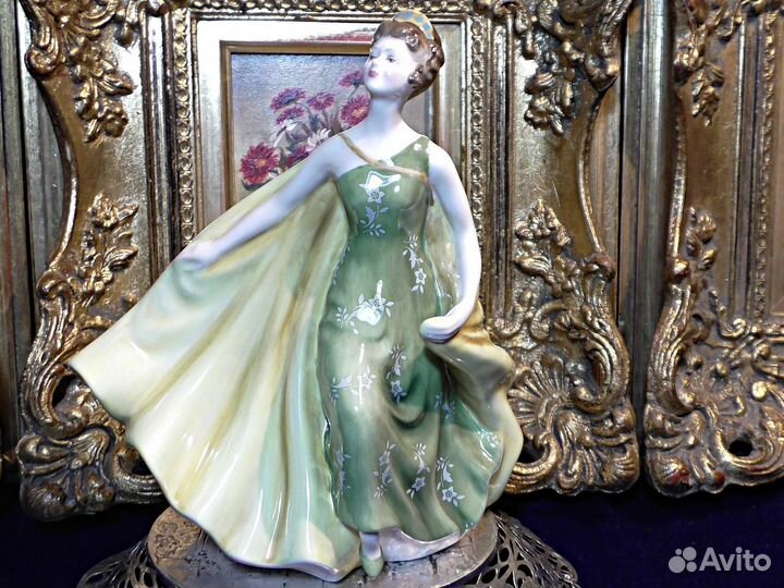 Александра.Статуэтка.Royal Doulton.Фарфор