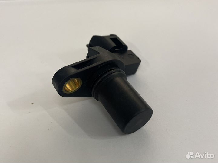 Датчик положения распредвала hyundai 3931038050
