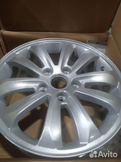 Есть 2 диска Toyota 6,5x16 5x114,3 ET 45