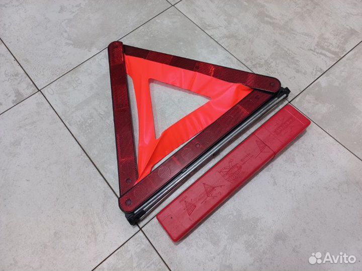 Знак аварийной остановки Mercedes E320 S211