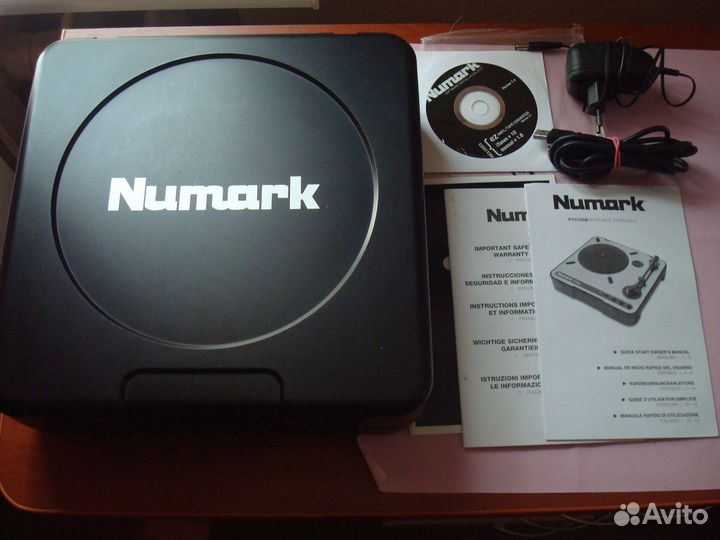 Numark PT-01 портативный виниловый проигрыватель