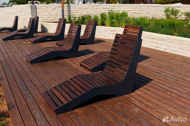 Деревянный шезлонг