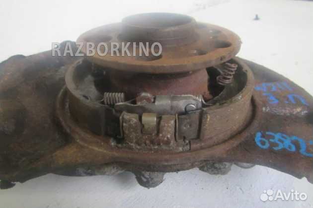 Кулак задний правый