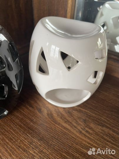 Подсвечники черный белый