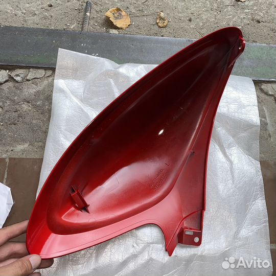 Suzuki gladius пластик