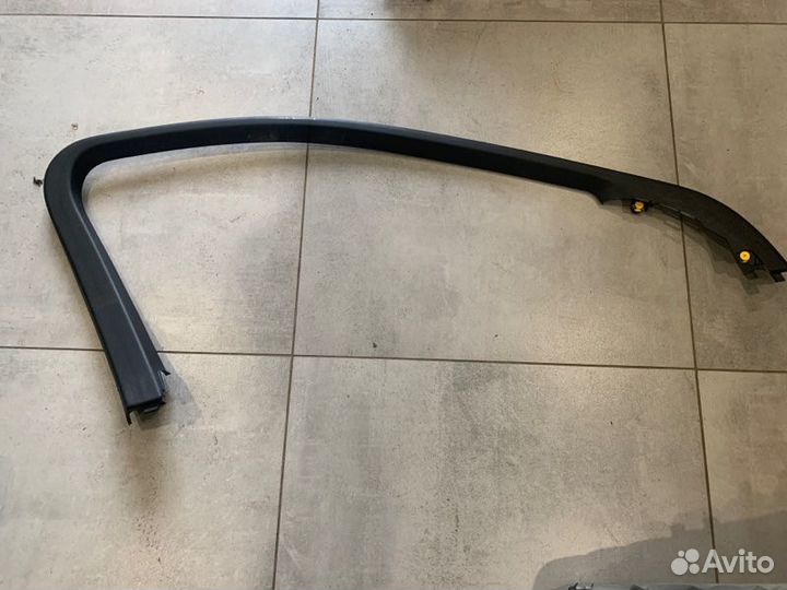 Накладка двери передняя левая Mercedes-Benz