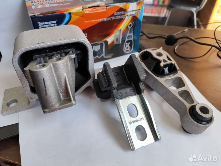 Комплект опор двигателя Vesta серии Спорт