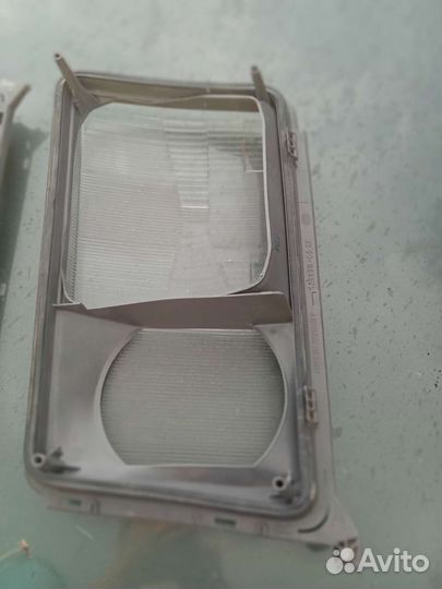 Стекла фар hella w124