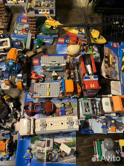 Много наборов Lego city