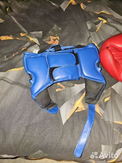 Боксерские перчатки 10 oz clinch