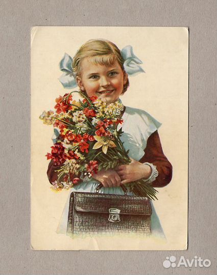 В школу 1956 Гундобин чистая девочка школьница