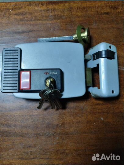 Замок электромеханический