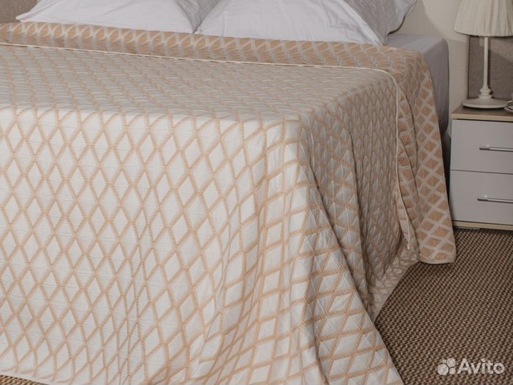 Покрывало двустороннее с орнаментом Ромбы