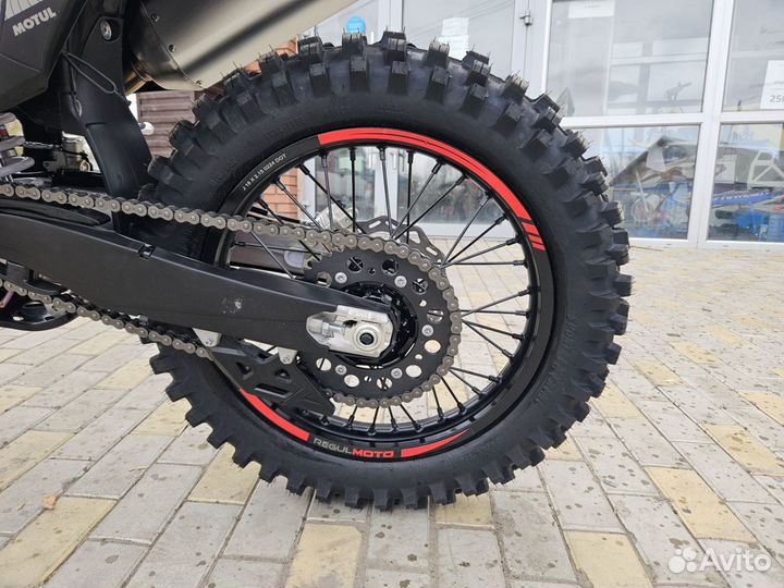 Мотоцикл Regulmoto legend 300 красный