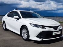 Toyota Camry 2.0 AT, 2019, 145 000 км, с пробегом, цена 2 637 000 руб.