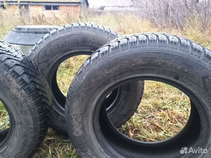 Goodyear UltraGrip Ice SUV 235/70 R16 107T