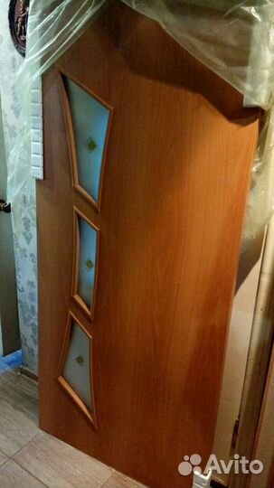 Продам дверь со стеклом