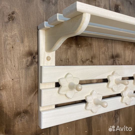 Вешалка настенная деревянная