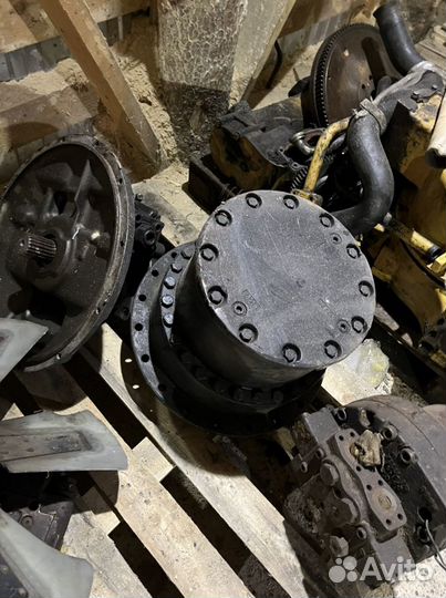 Редуктор хода экскаватор hitachi Zx200-3 5g
