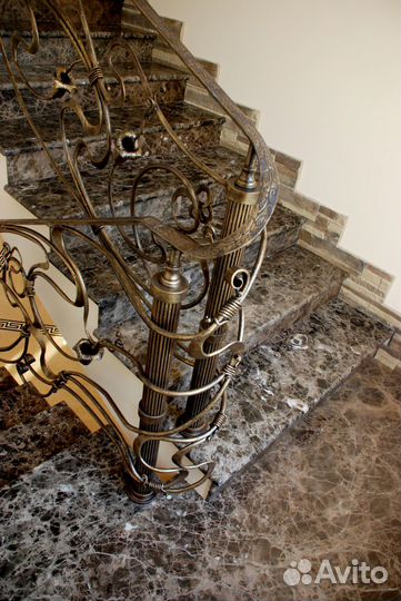 Лестница мрамор / гранит