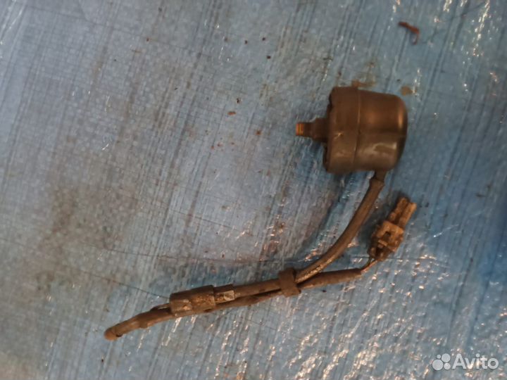 Датчик давления масла Toyota Hilux 3VZE 3V-ZE