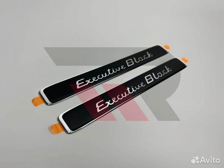 Эмблема Executive Black