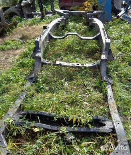 Кулак задний поворотный Nissan Patrol Y62 разбор