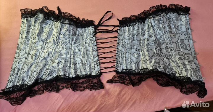 Классический корсет на шнуровке серебрянного цвета