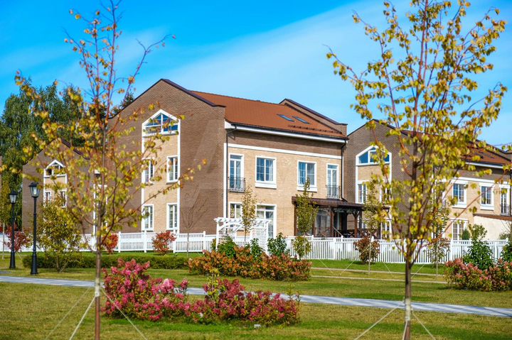 Дом 171 м² на участке 4 сот.