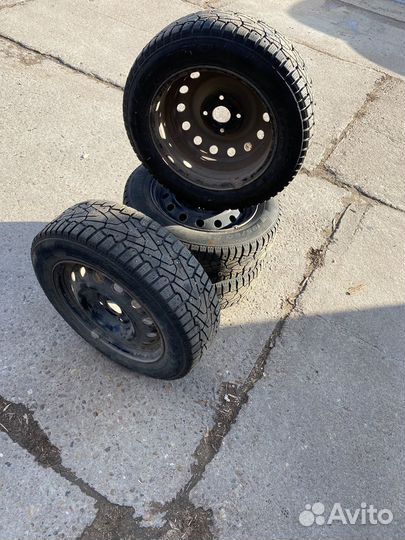 Pirelli Ice Zero 195/60 R15