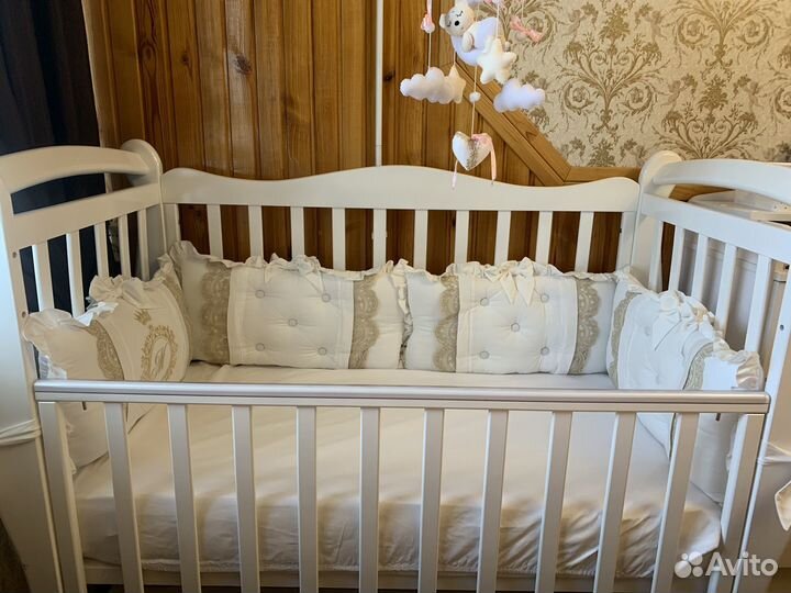 Детская кроватка, комод, матрас