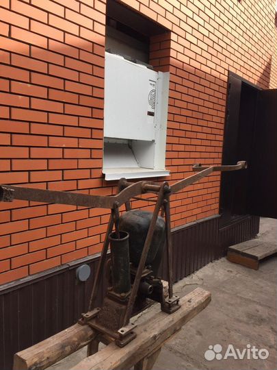 Насос Густавъ листъ