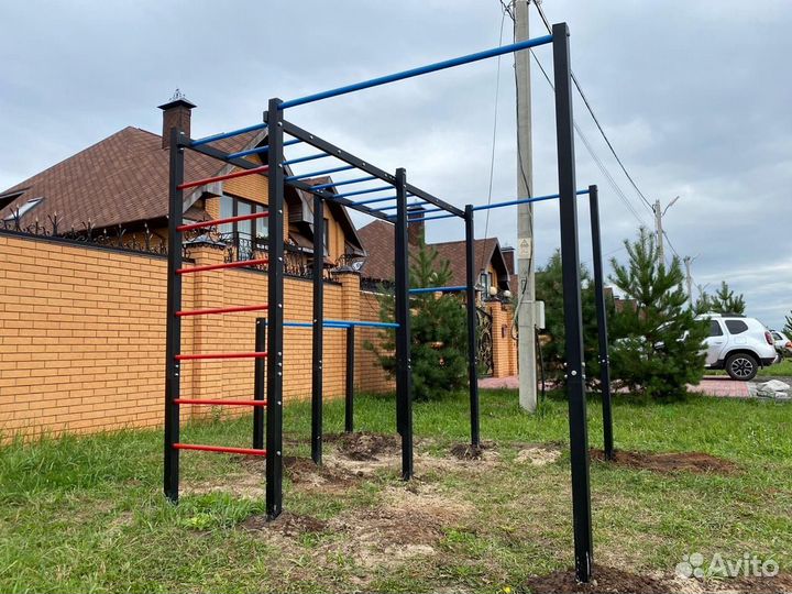 Уличная спортплощадка