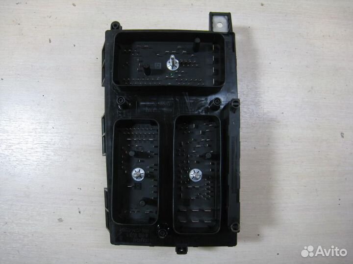 Блок предохранителей моторный Opel astra H 2009